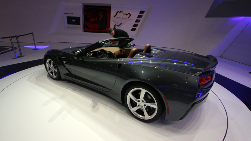 Illustration for article titled The Corvette Stingray Convertible Can Be Used As A Picnic Table